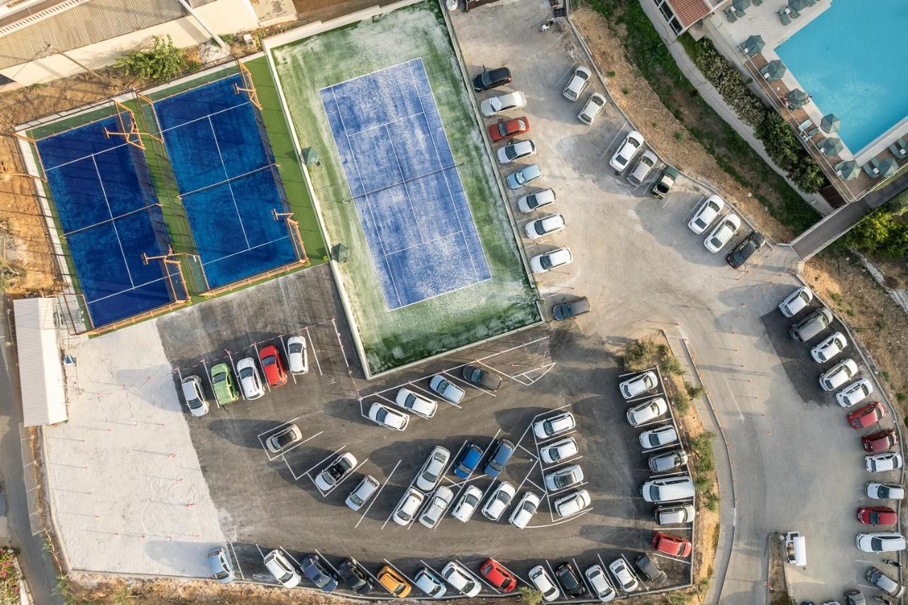 Porto Platanias Beach Resort & Spa Platanés Exterior foto Tennis courts at the complex