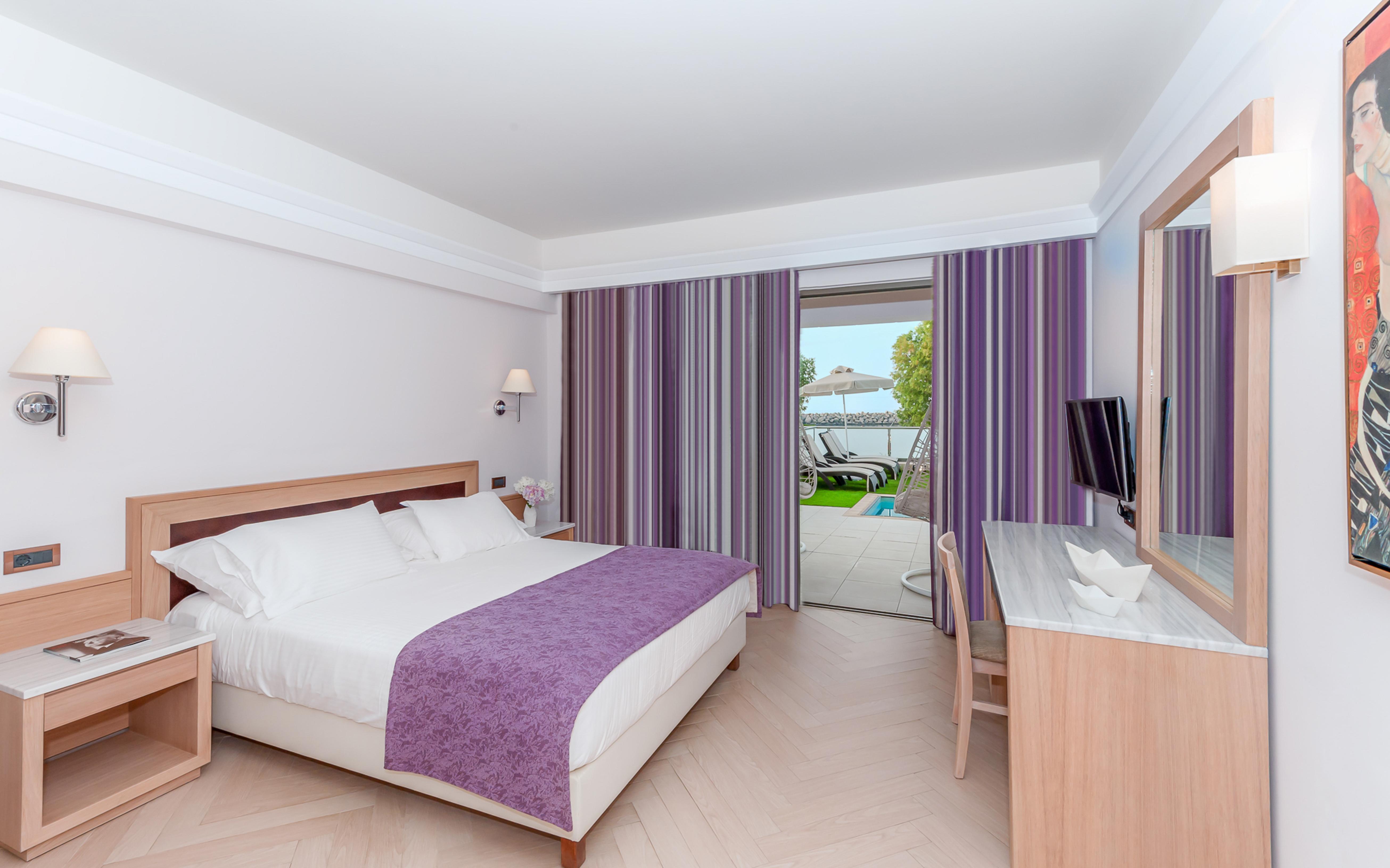Porto Platanias Beach Resort & Spa Platanés Exterior foto A typical room at the hotel